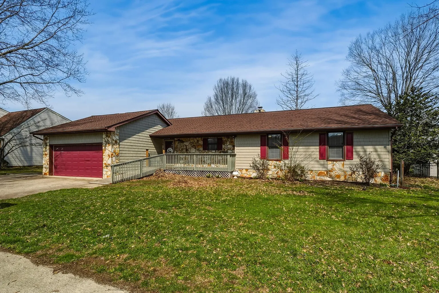 6 Royal Oak Ct photo 1