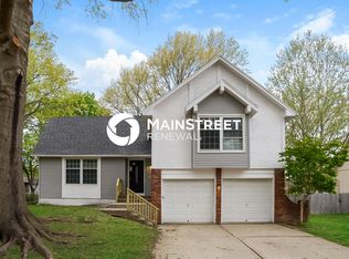 14916 S Wyandotte Dr, Olathe, KS 66062