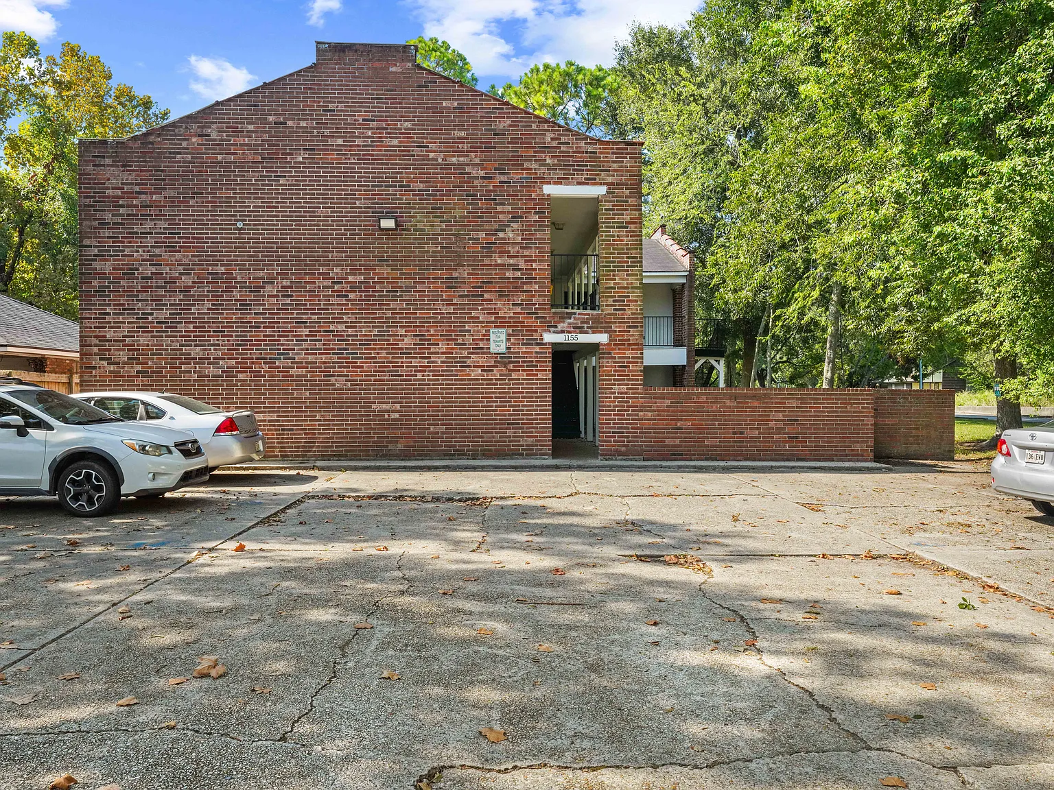 2 bed, 1000 sqft, $950 — Photo 2