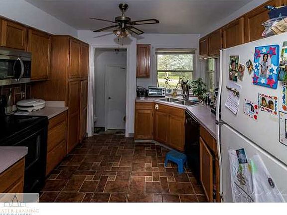 3rd image of 1505 E Columbine Dr
