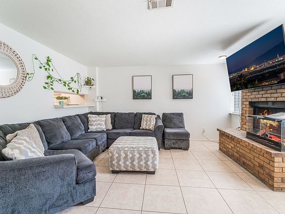 5th image of 2692 Matogroso Ln