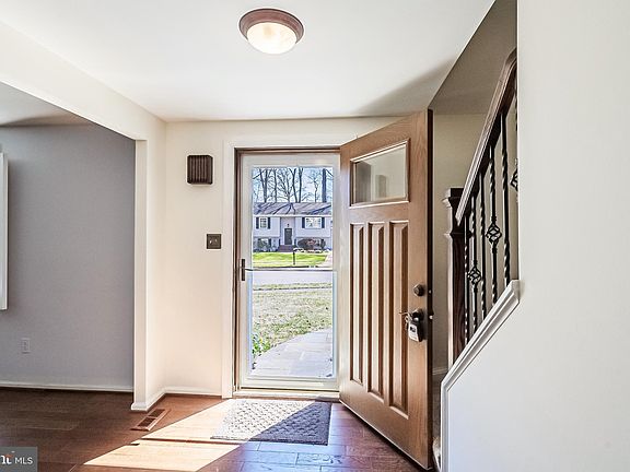 4th image of 5014 Kenerson Dr