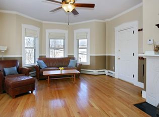 33 Aspinwall Ave APT 4, Brookline, MA 02446