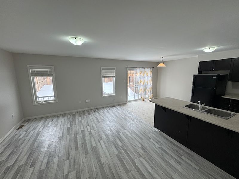 Kitchener Apartment for rent - 3 Bedrooms — photo 21