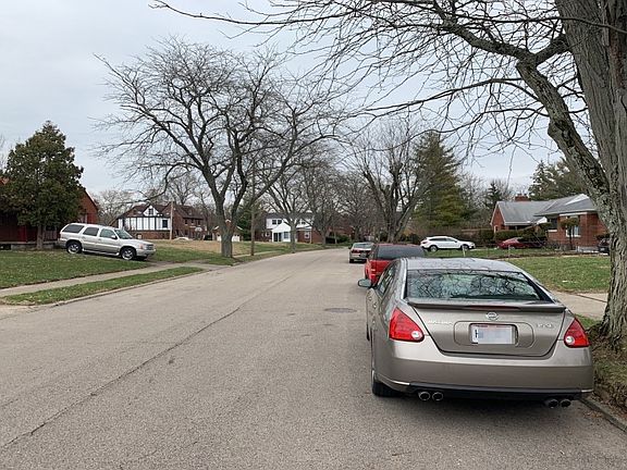 5th image of 1448 Vancouver Dr
