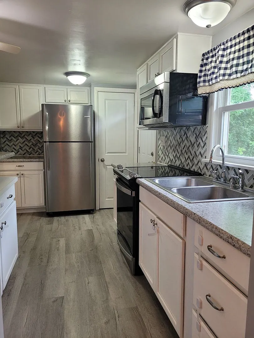 2327 Ritner Hwy, Carlisle - 3 BR/2 Bath Home - $2150/mo — Photo 2