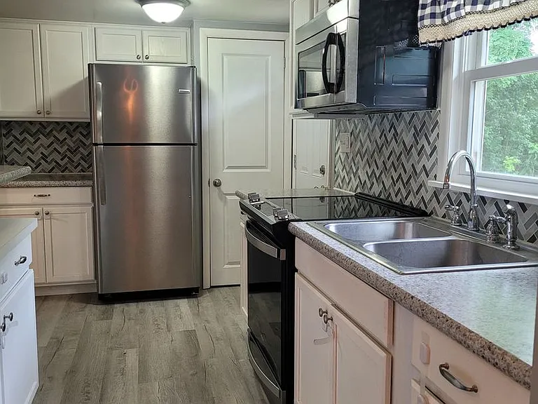 2327 Ritner Hwy — Photo 2