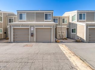 979 Damon Ln, Sparks, NV 89431