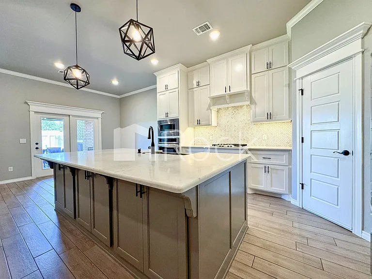 19113 Grove Pkwy — Photo 6