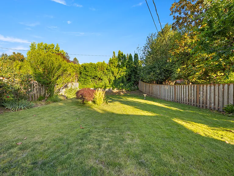 6472 SW 46th Pl — Photo 8