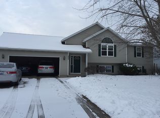 2554 W Pine Ln, Holland, MI 49424