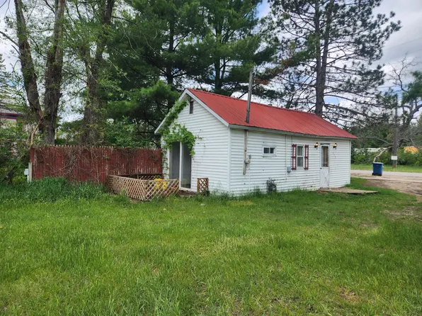 575 8th St, Baldwin, MI 49304