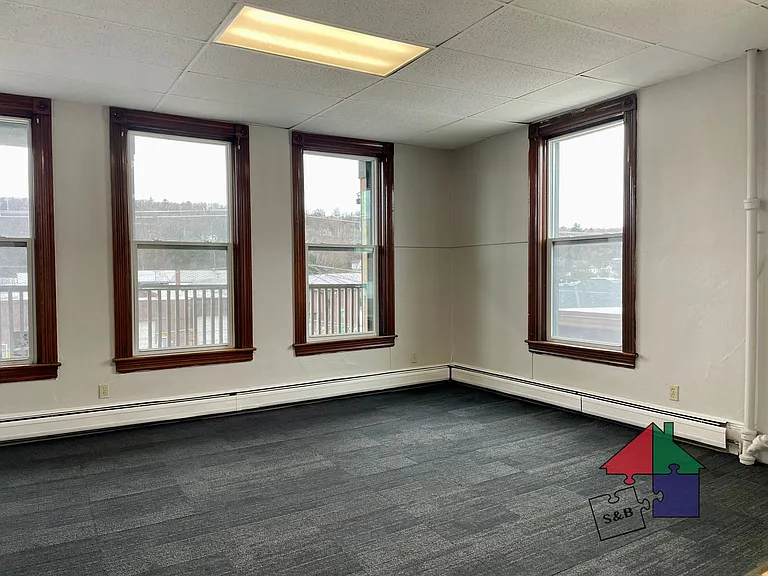 180 N Main St — Photo 4
