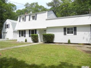 105 Stuyvesant Ave, Mastic, NY 11950
