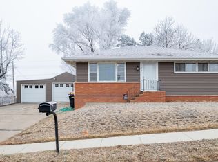 406 N 26th St, Bismarck, ND 58501
