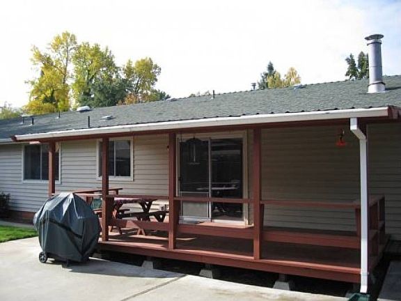 BackCovered Deck