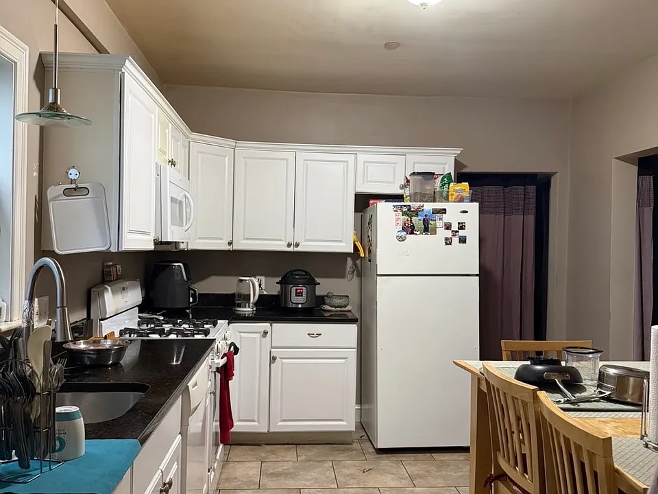 7 Dell St #3