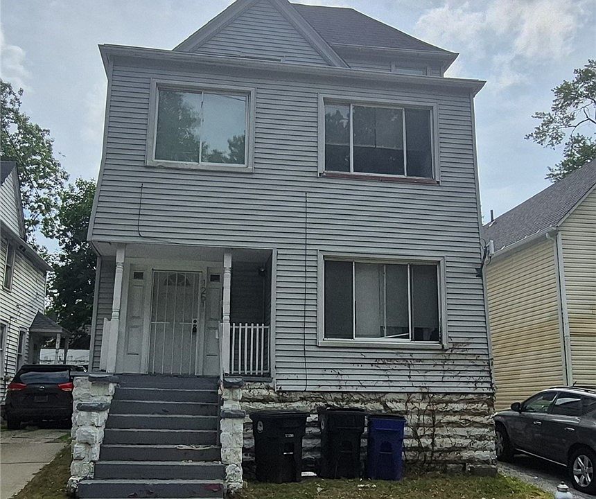 1st image of 1261 E 99th St