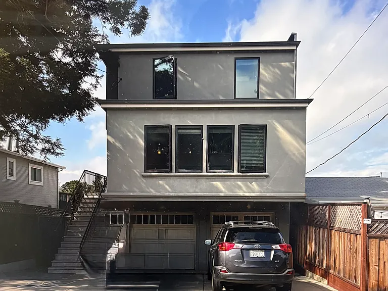 420 Monterey St — Photo 1
