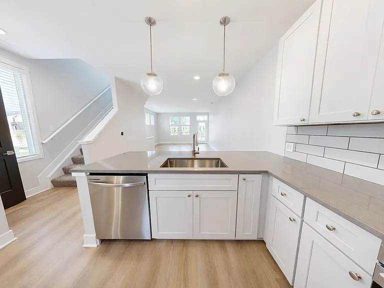 Parkview at Spring Hill Apartments — Photo 38