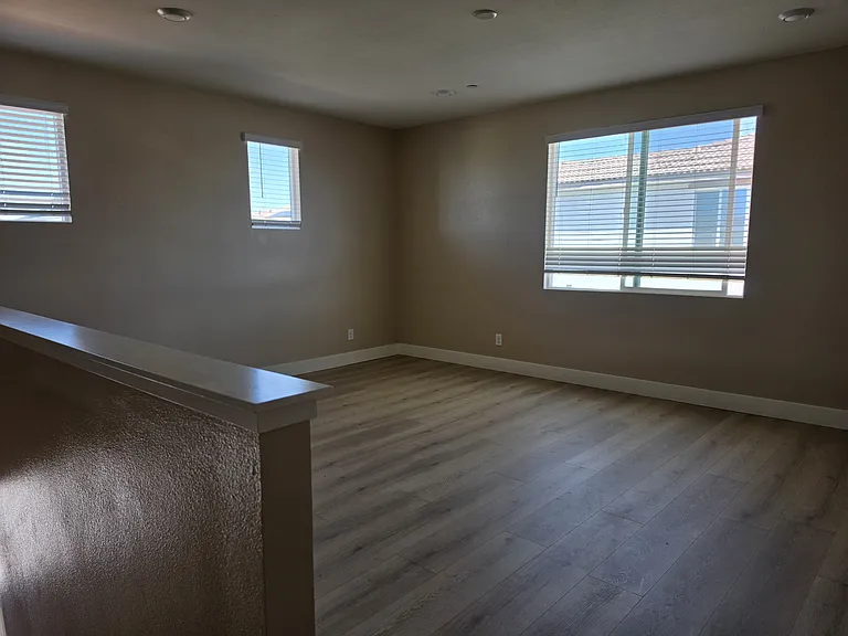 24541 Lancer Pl — Photo 8