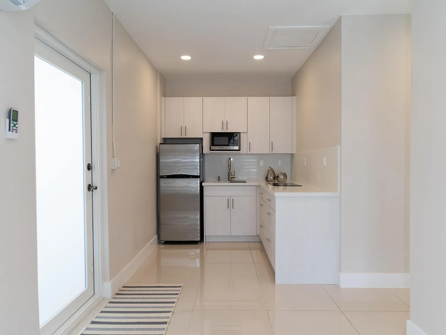 1 bed, 400 sqft, $1,850 — Photo 4
