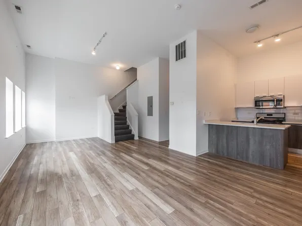 2700 W North Ave, Chicago, IL