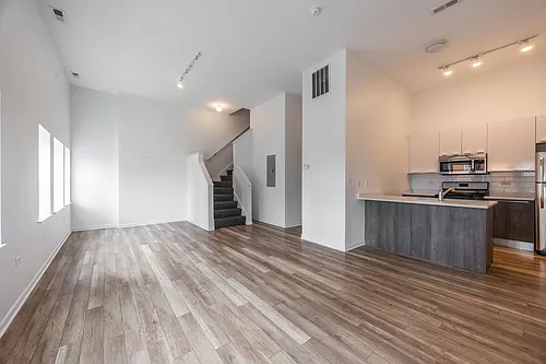 2700 W North Ave Photo 1
