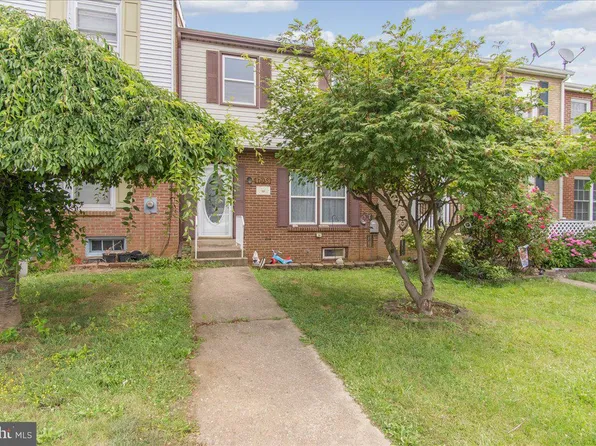 17938 Hickory Ln, Hagerstown, MD 21740