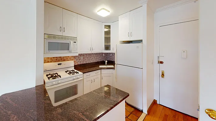 Rented by AZ REALTY NYC LLC | media 1