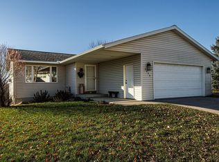 3022 Rose Heights Dr SE, Rochester, MN 55904