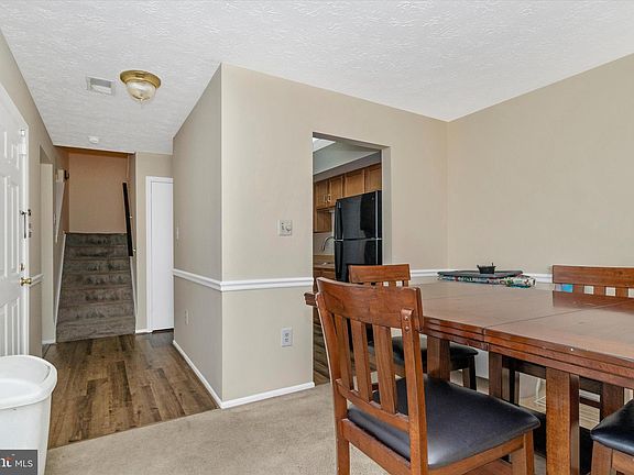 3rd image of 31 Barberry Ct #38-4
