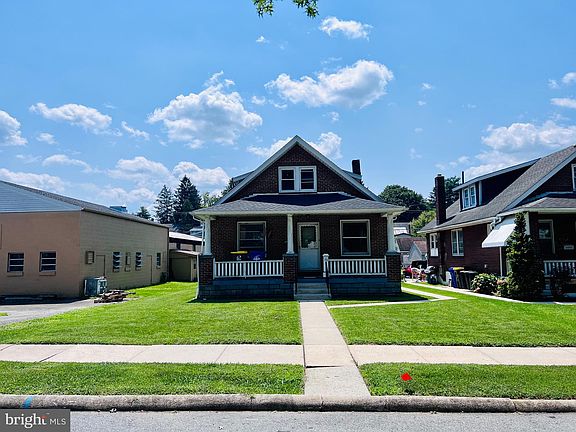 5th image of 36 W Washington Ave