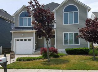 812 W Shore Dr, Brigantine, NJ 08203