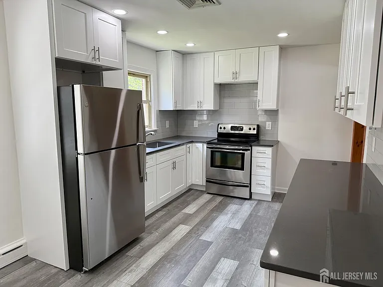 19 South Dr — Photo 10
