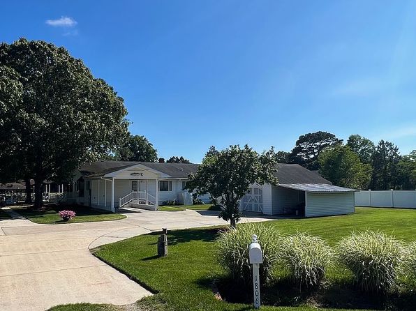 1806 Rosemont Ln