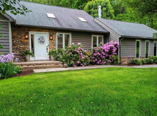 11 Ranch Dr, Morgantown, WV 26508