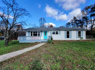 185 B Y Brown Rd, Charlotte, TN 37036
