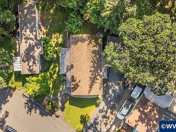 5th image of 11847 Chateau Dr NE