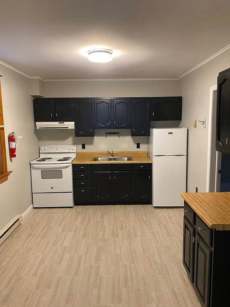 114 N Penn St — Photo 3