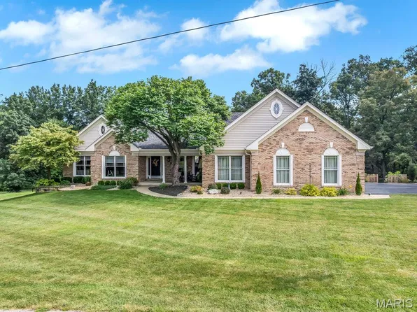 2160 Wyndbrook Ln, O'Fallon, MO 63366