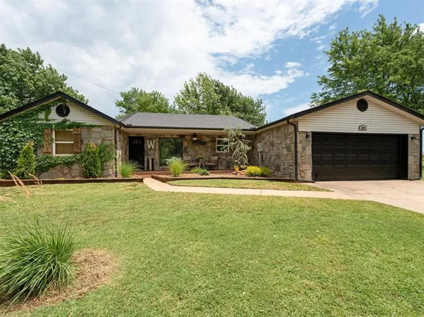 3600 Novak Dr, Mustang, OK 73064