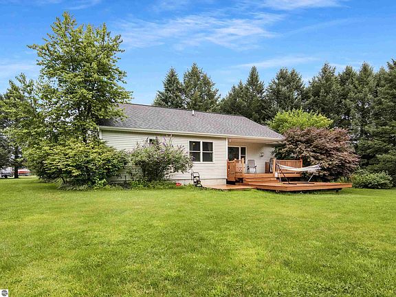 2nd image of 865 Clyde Lee Dr