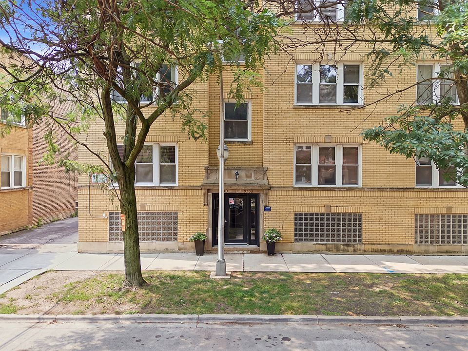 1st image of 4542 N Albany Ave APT 2