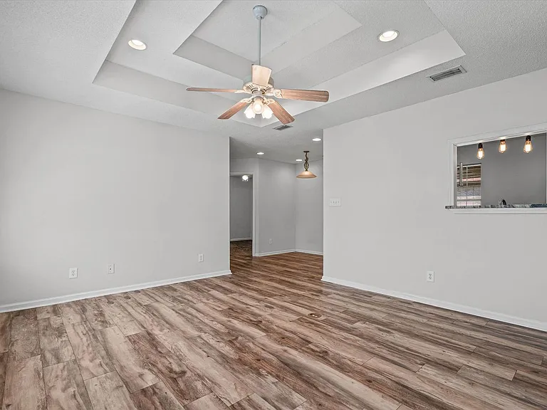 18740 E Hammond St — Photo 2