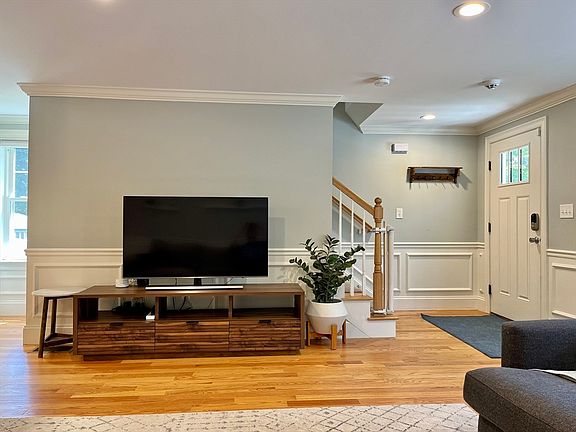 5th image of 41 Rangeley Rd Unit 41