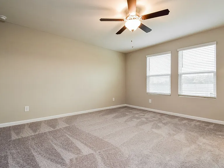 526 Knightsbridge Ln — Photo 8