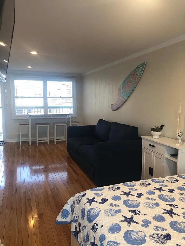 78 E Grand Ave — Photo 2