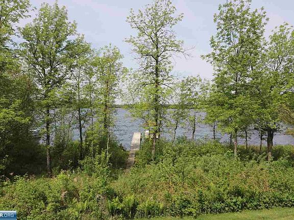 4th image of 404 Pospeck Ln