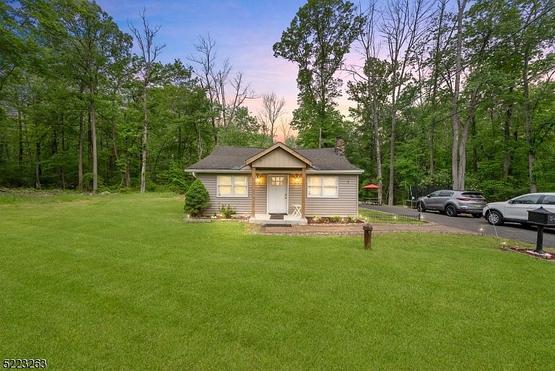 5 Colonial Rd, Budd Lake, NJ 07828 MLS 3846164 Zillow